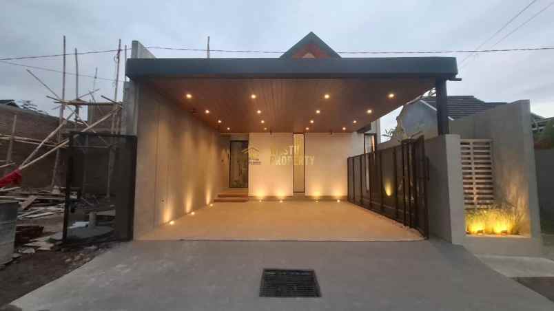 dijual rumah purwomartani kalasan