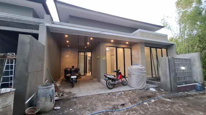 dijual rumah purwomartani kalasan