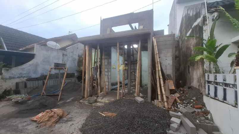 dijual rumah purwomartani kec kalasan