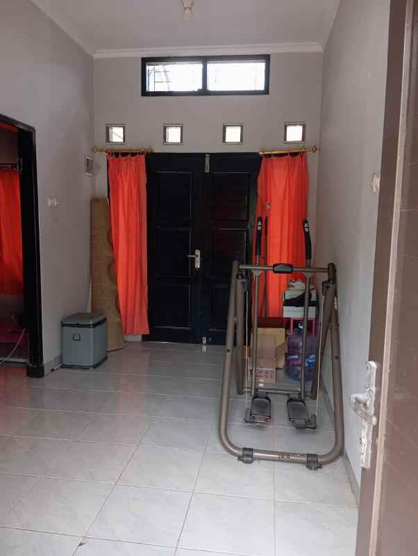 dijual rumah queen garden