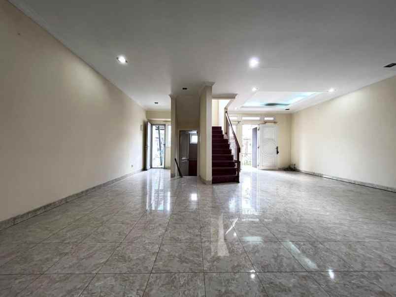 dijual rumah raffles hills housing