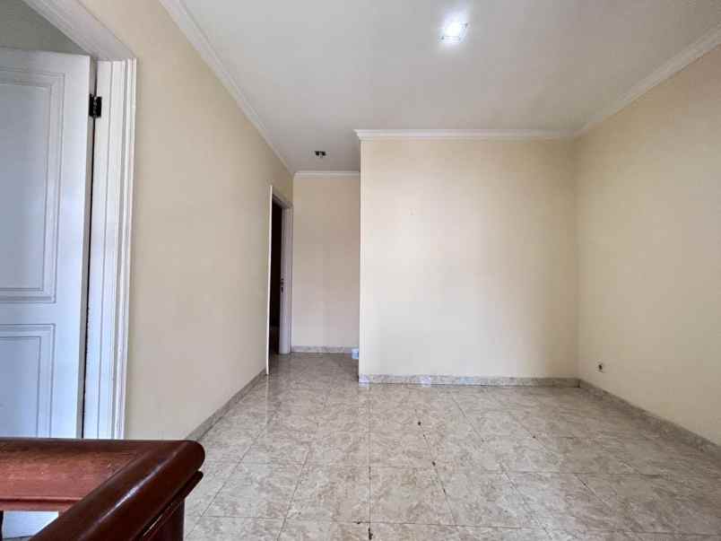 dijual rumah raffles hills housing