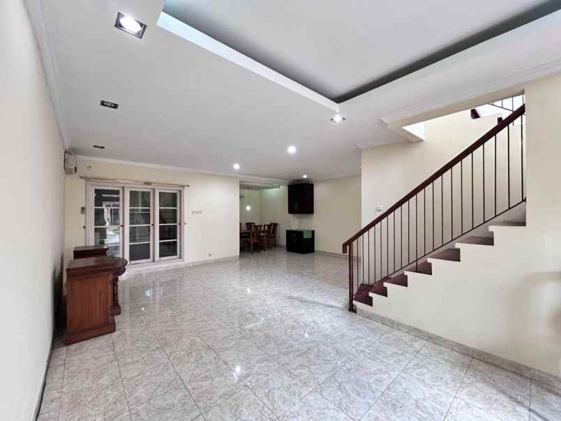 dijual rumah raffles hills housing