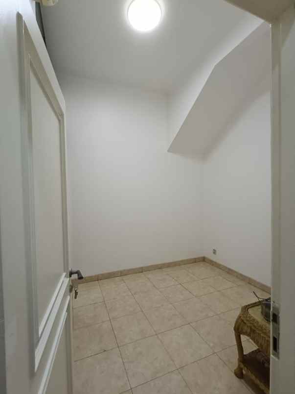 dijual rumah raffles hills siap huni baru renovasi