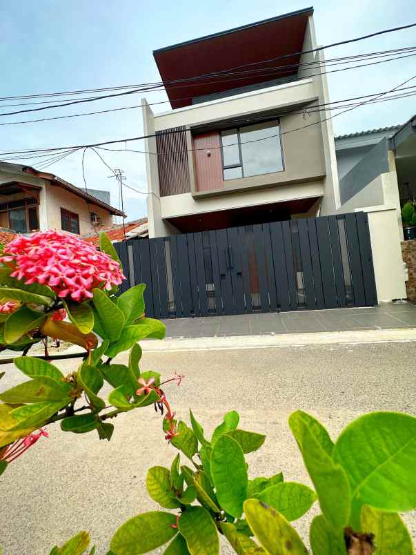 dijual rumah rawamangun