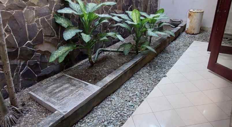 dijual rumah revilla hijau renon