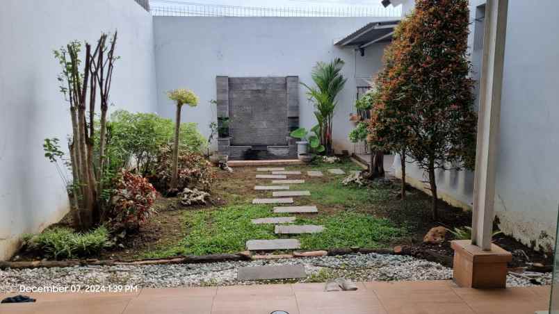 dijual rumah royal residence