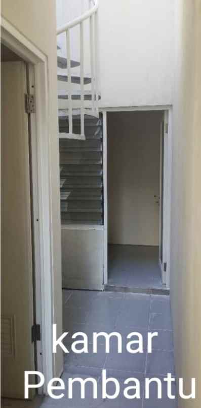 dijual rumah royal residence