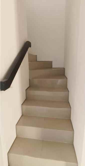 dijual rumah royal residence