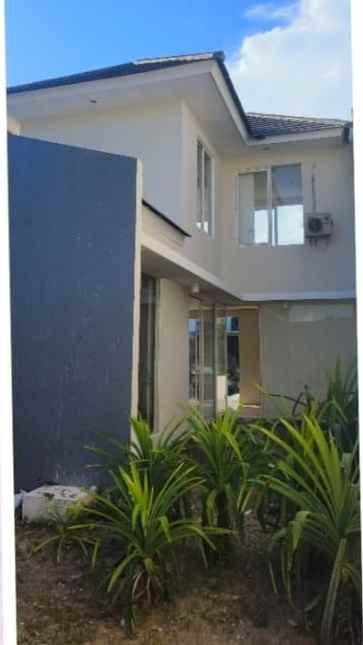 dijual rumah royal residence