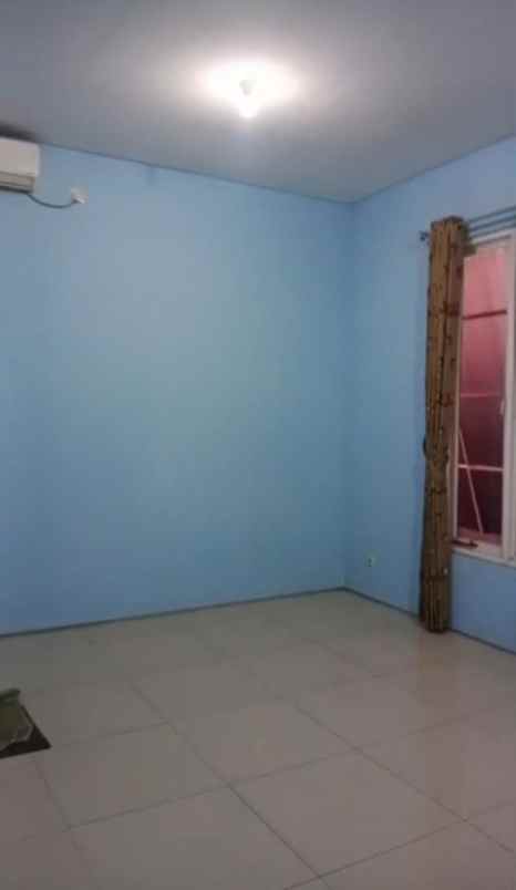 dijual rumah royal residence