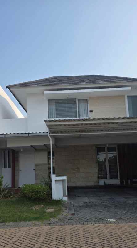 dijual rumah royal residence