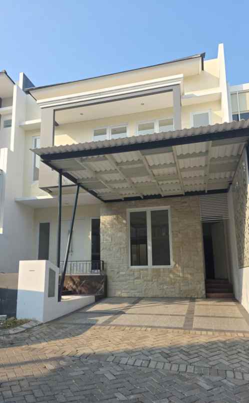dijual rumah royal residence