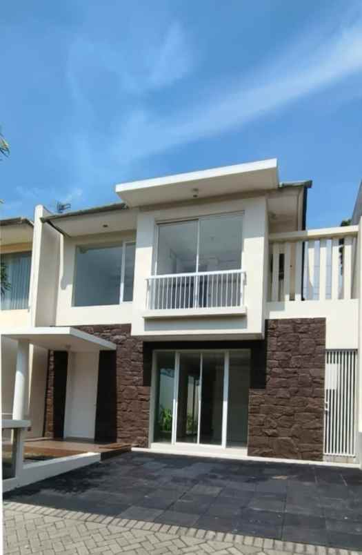 dijual rumah royal residence