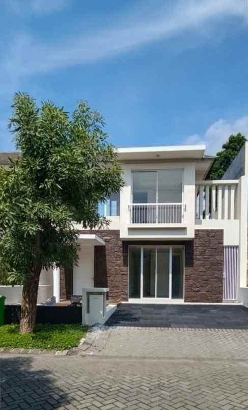 dijual rumah royal residence
