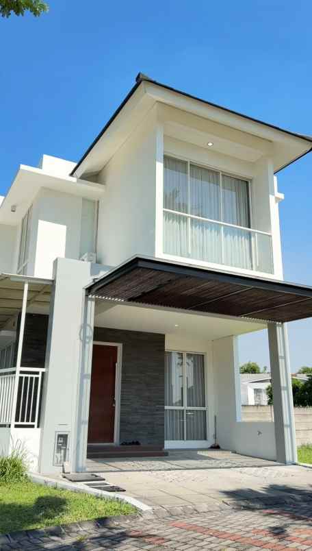 dijual rumah royal residence