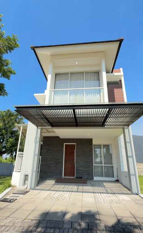 dijual rumah royal residence