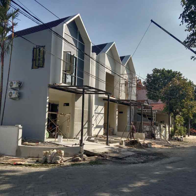 dijual rumah rungkut