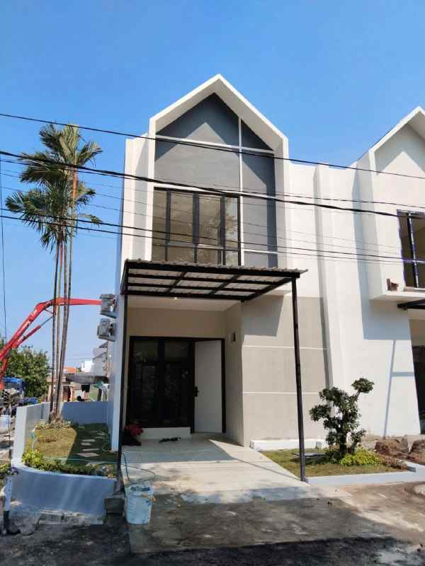 dijual rumah rungkut