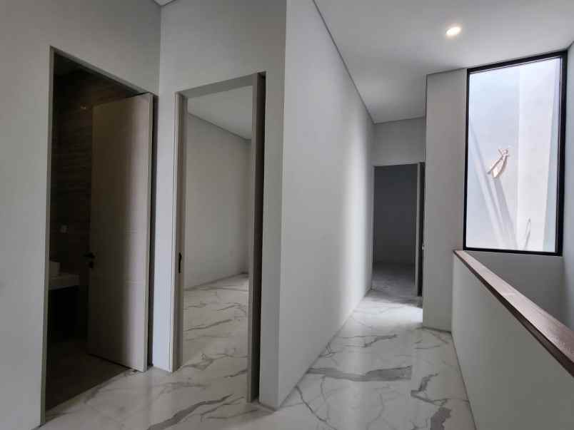 dijual rumah rungkut