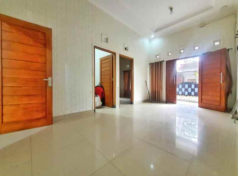 dijual rumah sambego