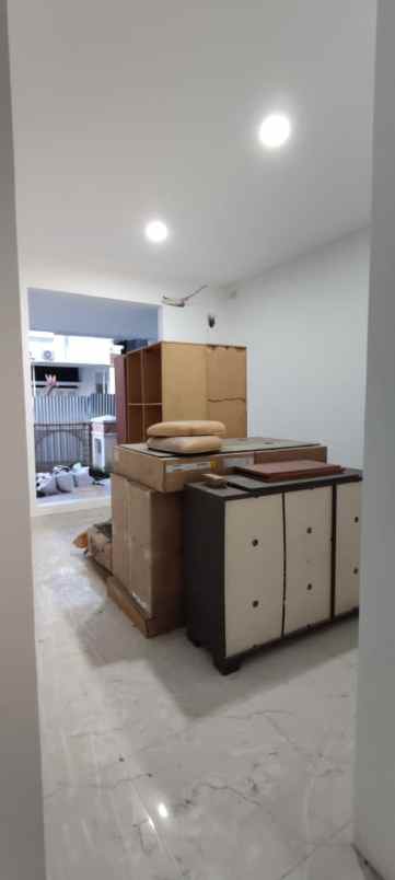 dijual rumah san diego pakuwon city
