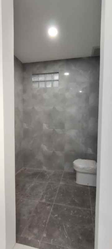 dijual rumah san diego pakuwon city