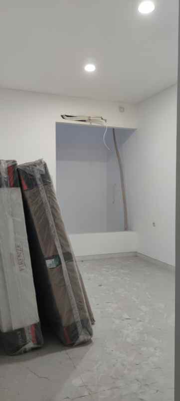 dijual rumah san diego pakuwon city