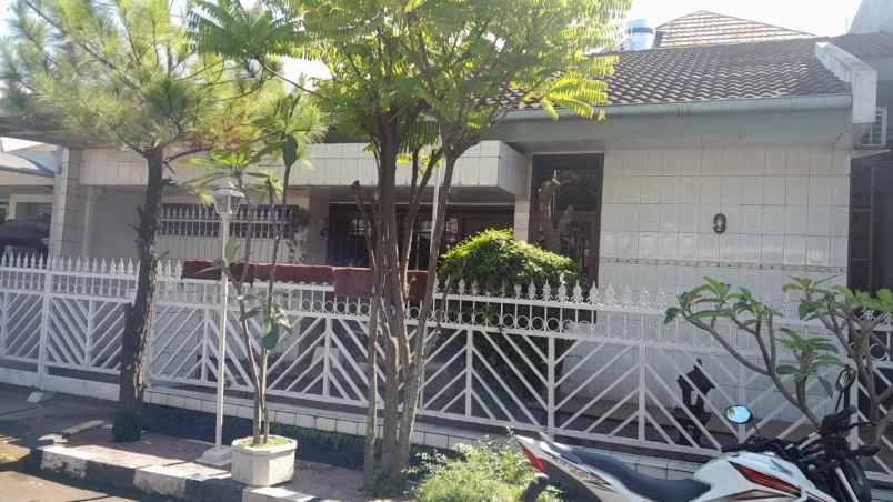 dijual rumah sanggar kencana soekarno