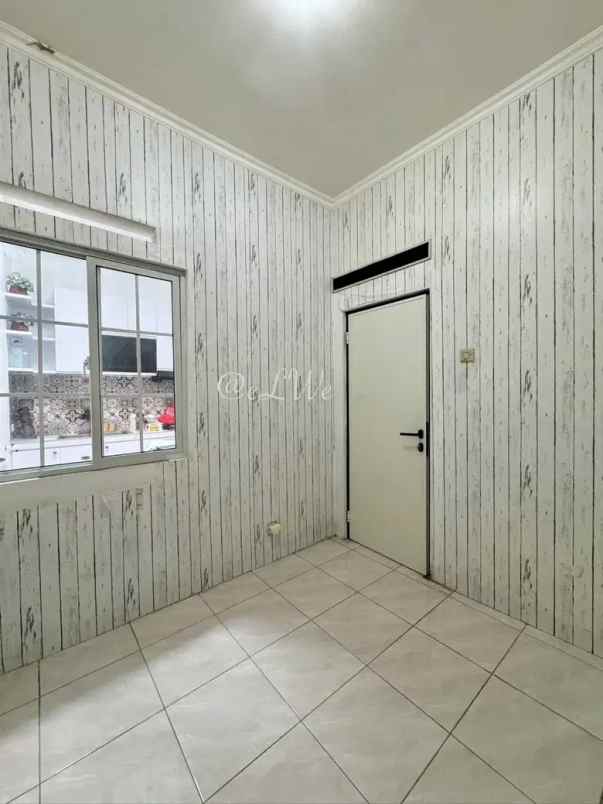 dijual rumah sawah baru ciputat