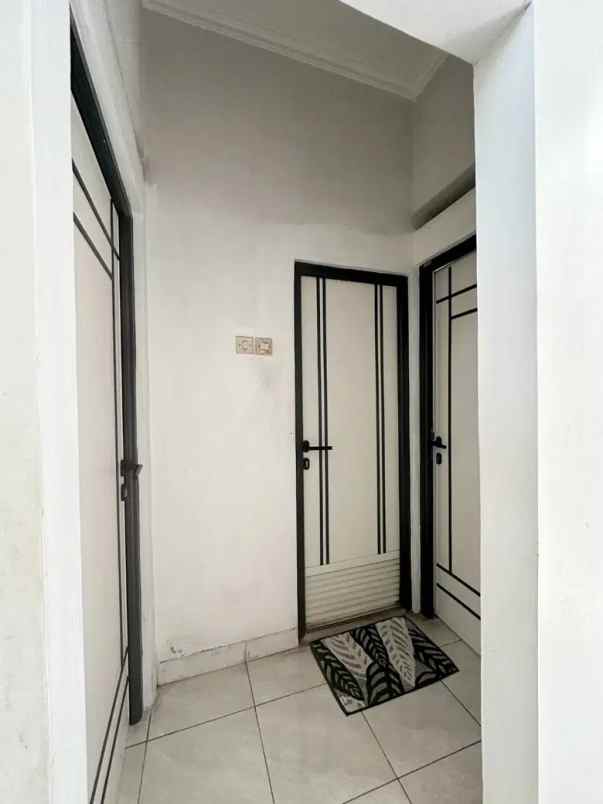 dijual rumah sawah baru ciputat