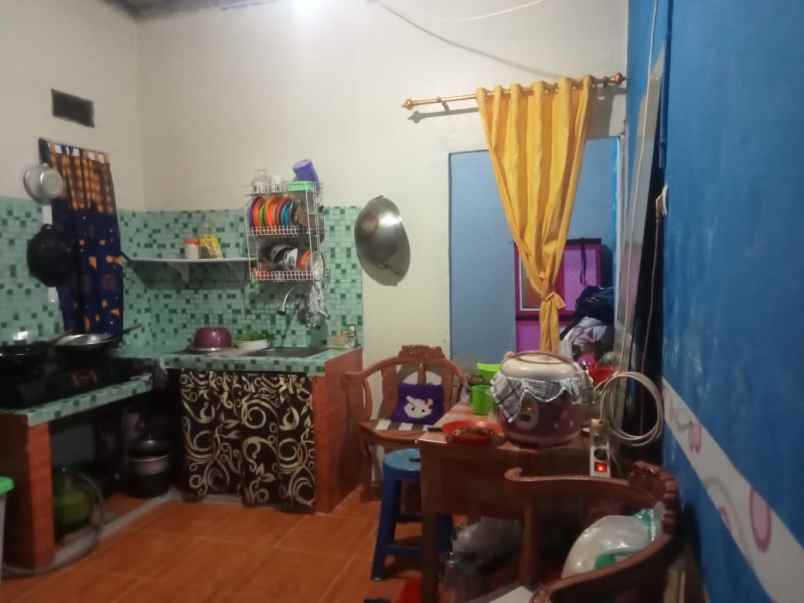 dijual rumah second strategis pinggir jalan raya