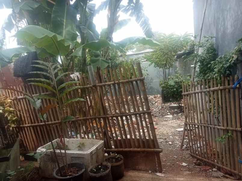 dijual rumah second strategis pinggir jalan raya