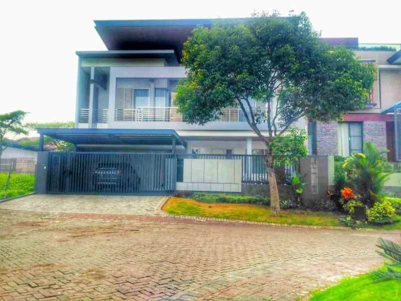 dijual rumah selat golf citraland