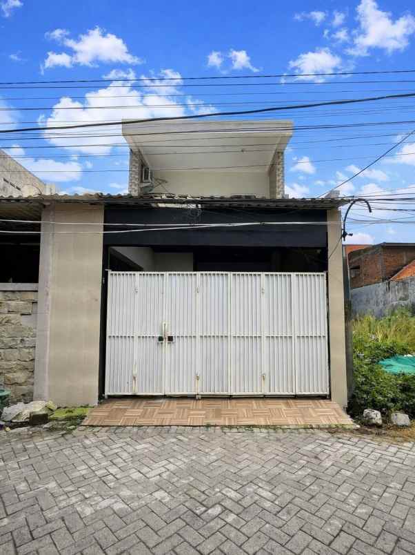 dijual rumah semampir tengah