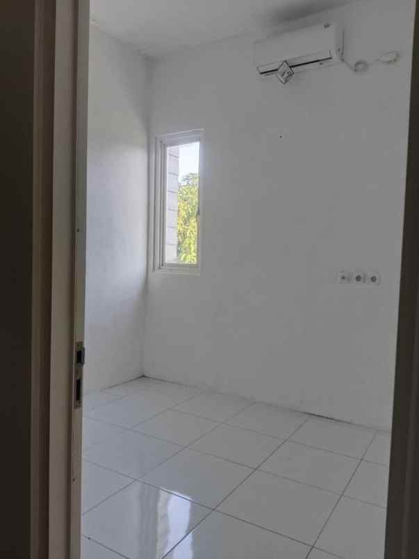dijual rumah semanggi wonorejo