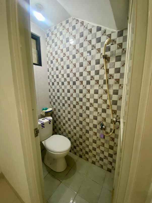 dijual rumah serpong tangerang selatan