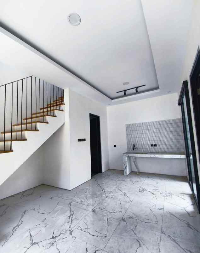 dijual rumah sewon