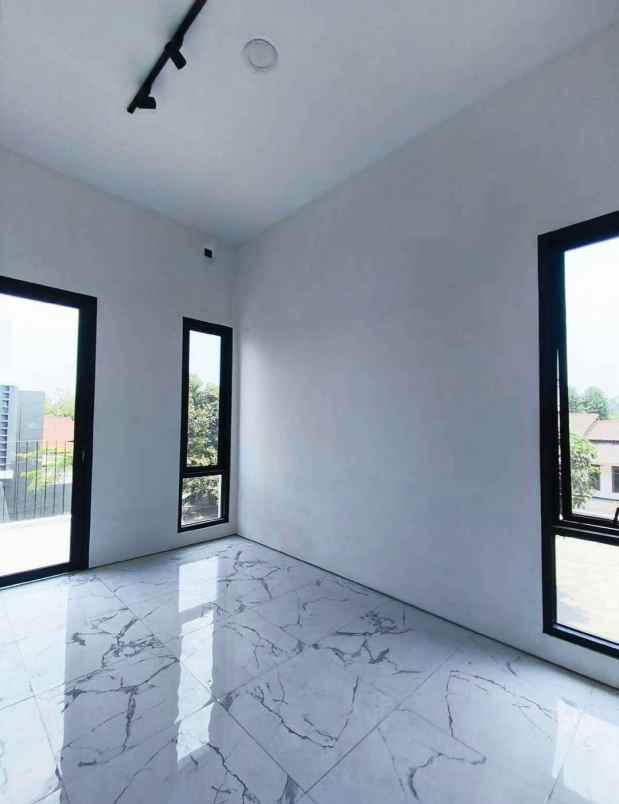 dijual rumah sewon