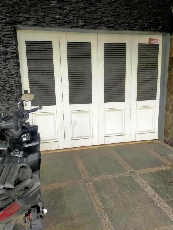 dijual rumah siap huni