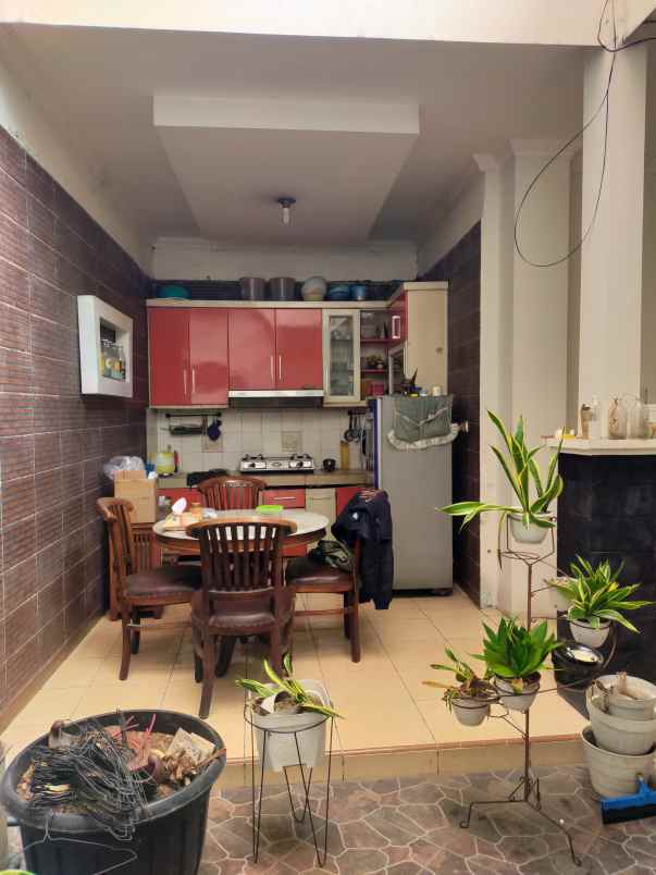 dijual rumah siap huni