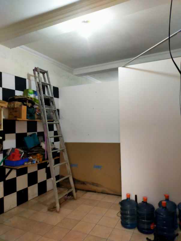 dijual rumah siap huni