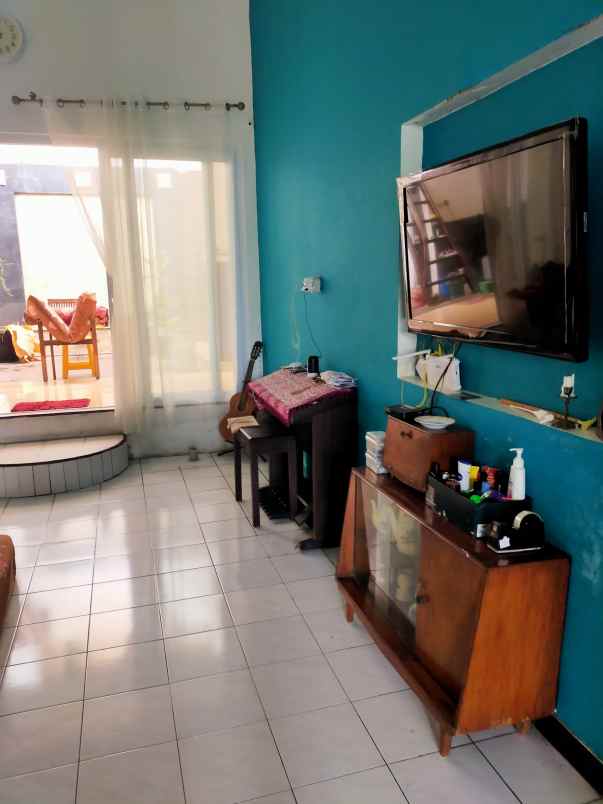 dijual rumah siap huni