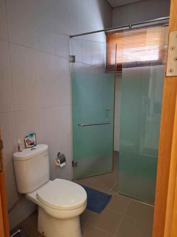 dijual rumah siap huni di kemang pratama bekasi