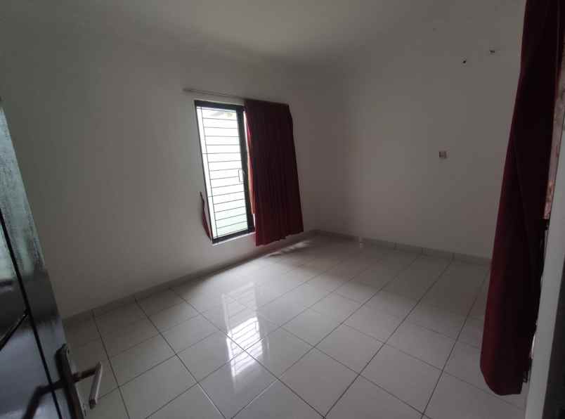 dijual rumah siap huni di legenda wisata cibubur