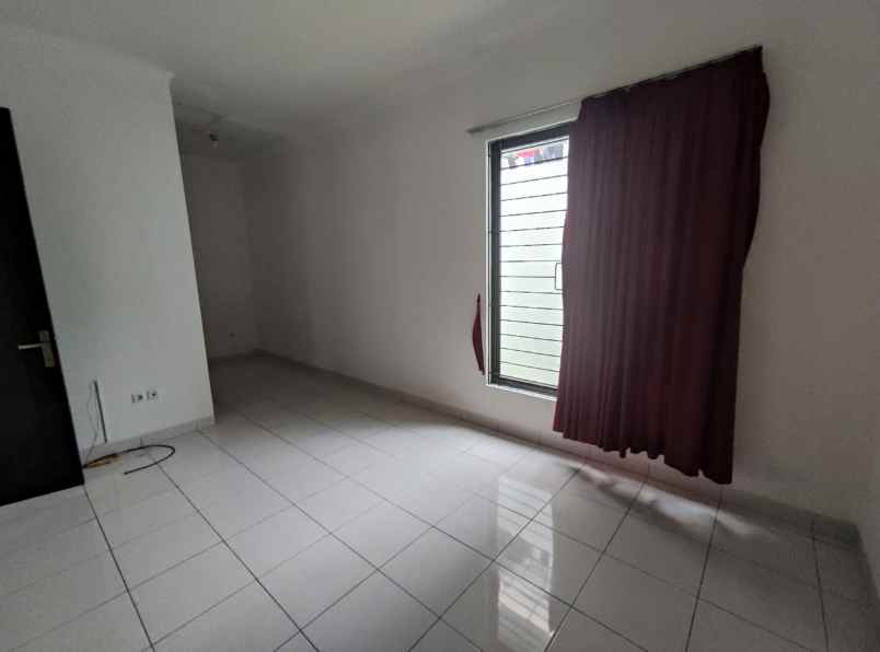 dijual rumah siap huni di legenda wisata cibubur