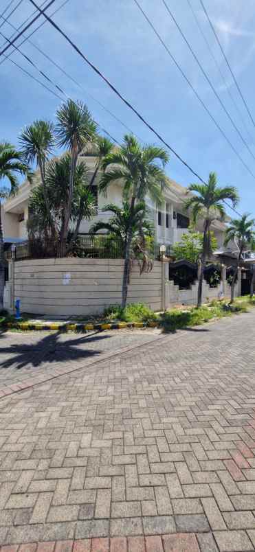 dijual rumah simpang darmo permai selatan
