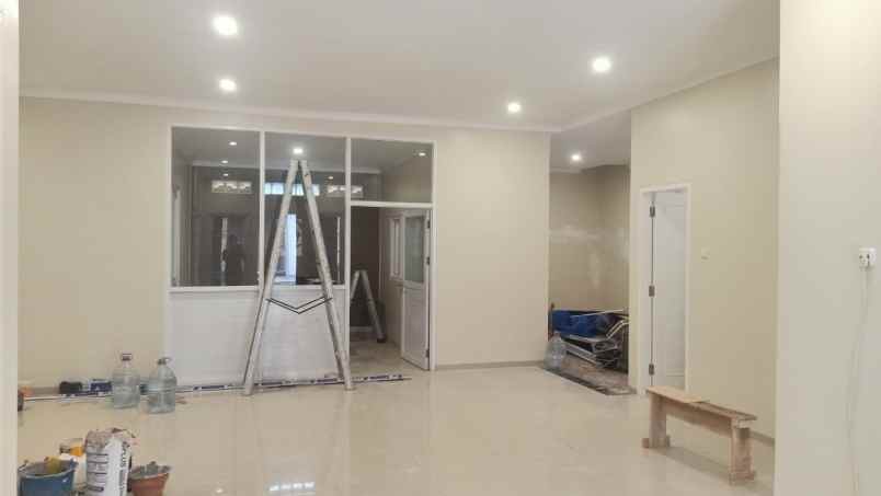 dijual rumah singgasana pradana mekar wangi