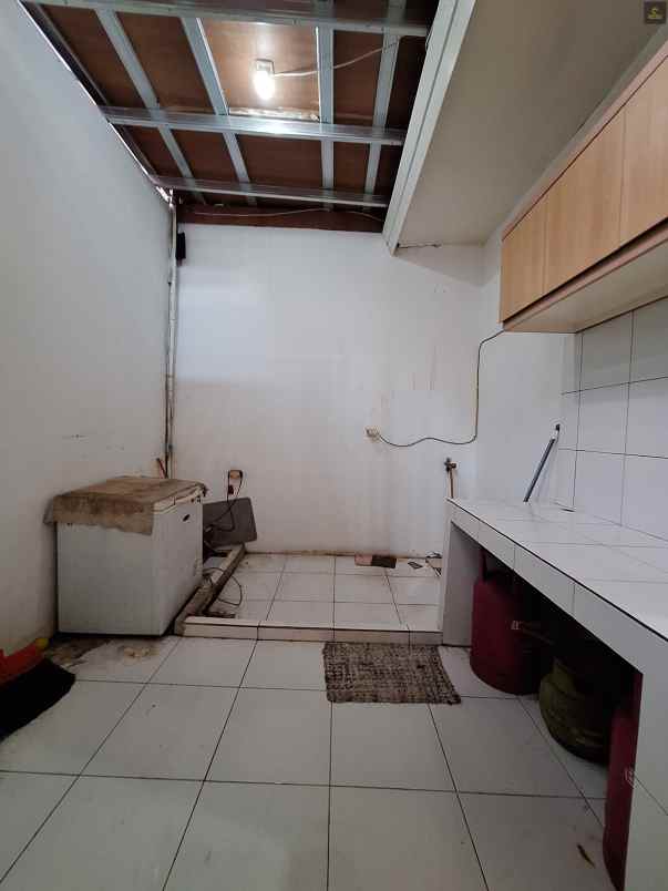 dijual rumah sip705