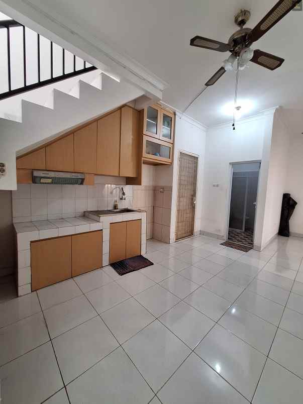 dijual rumah sip705